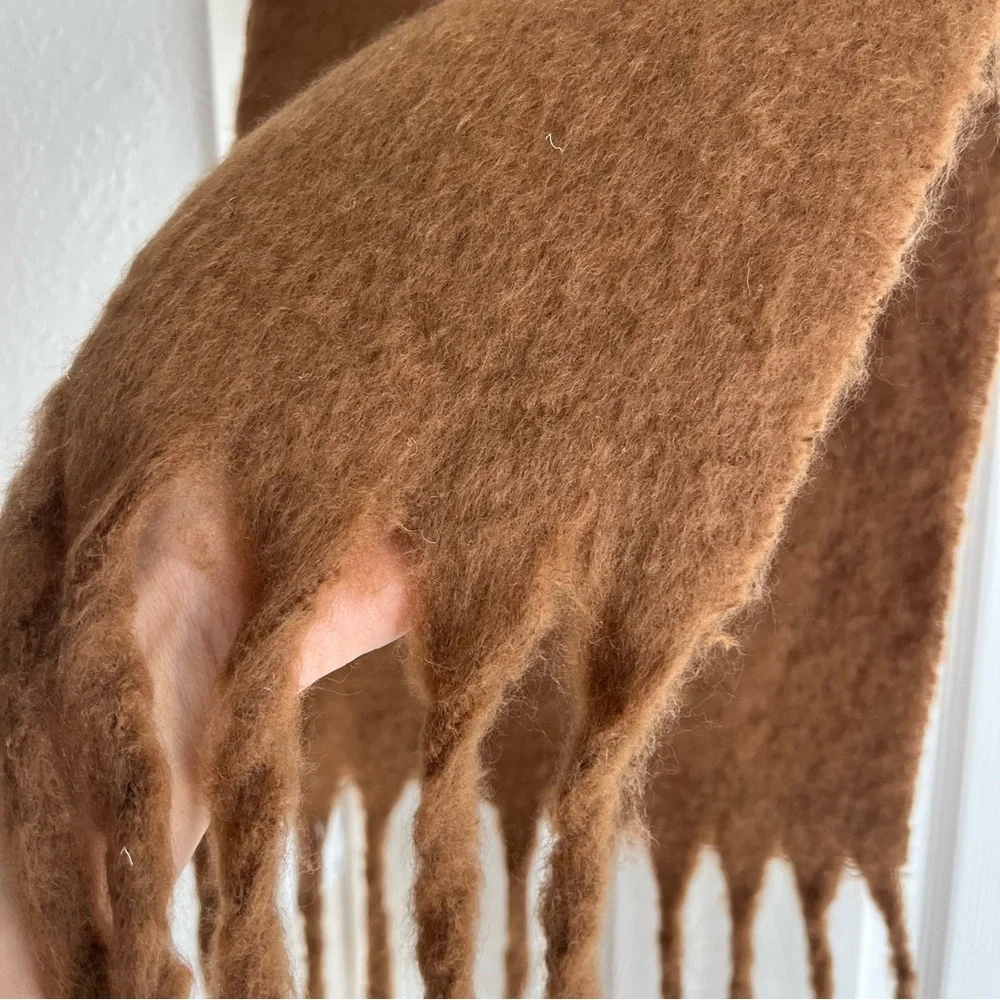 H&M super soft and cozy chunky brown scarf